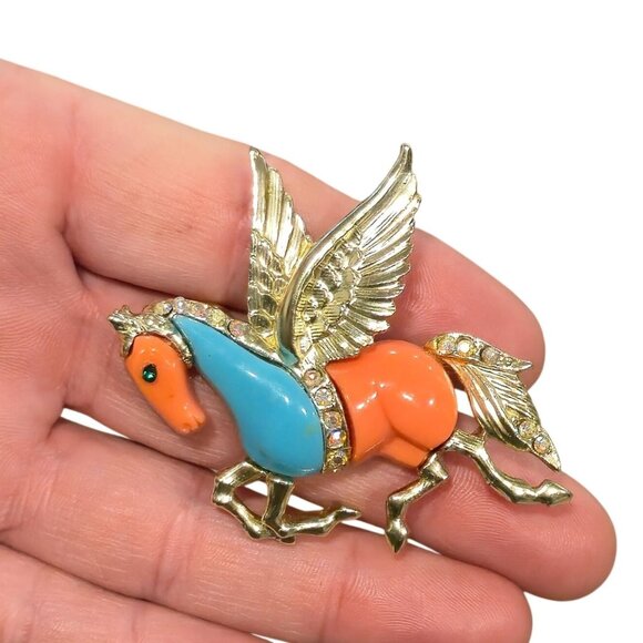 Hattie Carnegie Pegasus Brooch horse coral teal rhinestone accents unsigned VTG - Picture 2 of 9